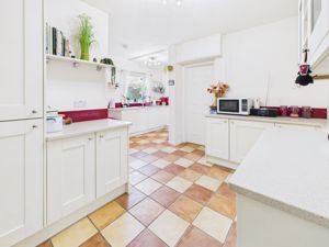 Kitchen- click for photo gallery